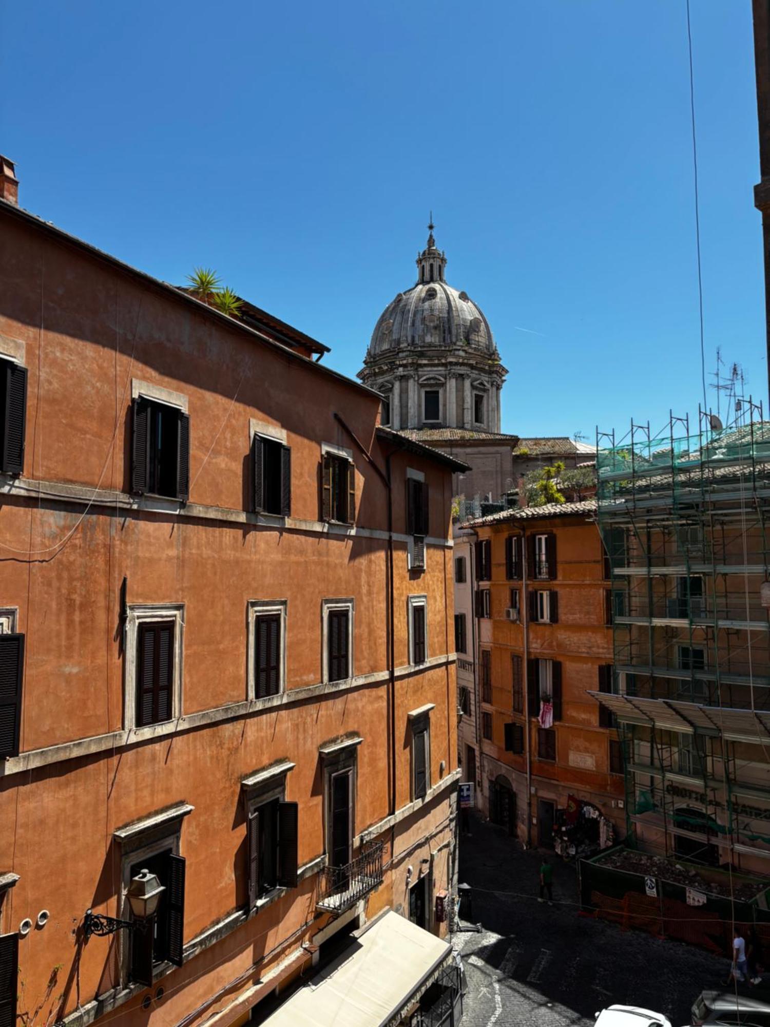 Apartment Atelier Ed Affreschi A Campo De Fiori Rome